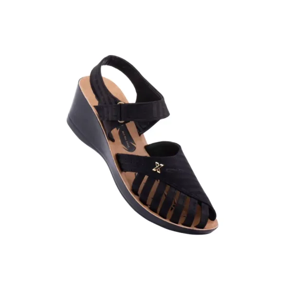 Women's Black & Maroon Sandals-Art No. 8406